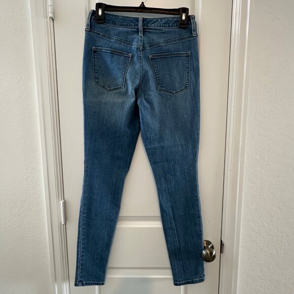 Universal Thread Womens Skinny Jeans Light Wash Mid-Rise Size 6/28R - Picture 2 of 7
